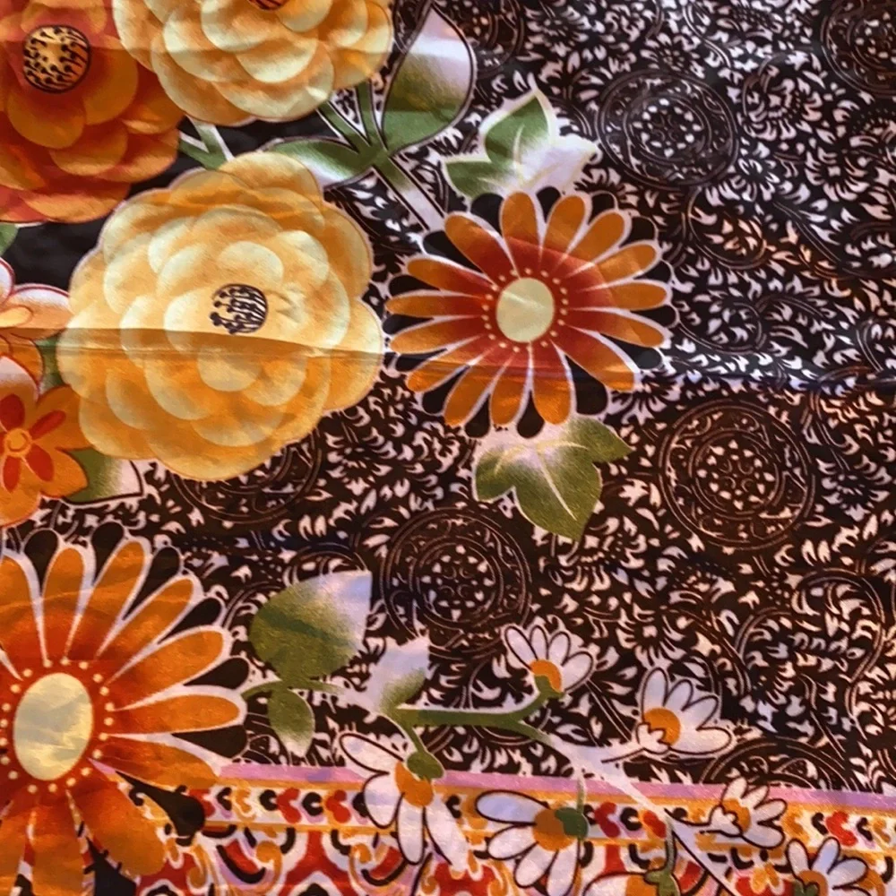 Woman’s Floral Square Scarf Wrap Multicolored